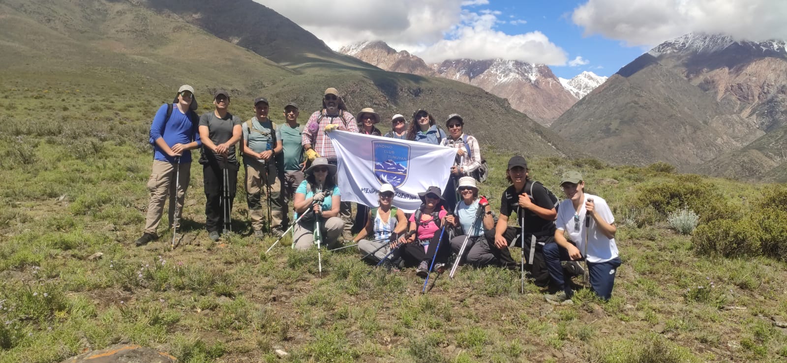 Caminata por senderos de montaña